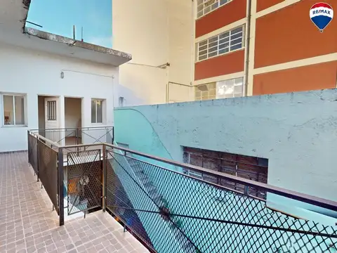 Local en Venta 49 años