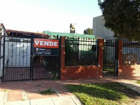Casa de 3 Dormitorios en San Lorenzo. Oportunidad.