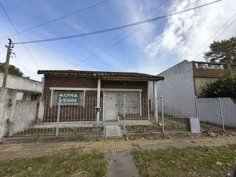 NUEVO VALOR! | Casa de 3 amb. con entrada p/ auto en venta | Quilmes