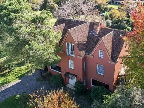 Excelente casa luminosa en venta.