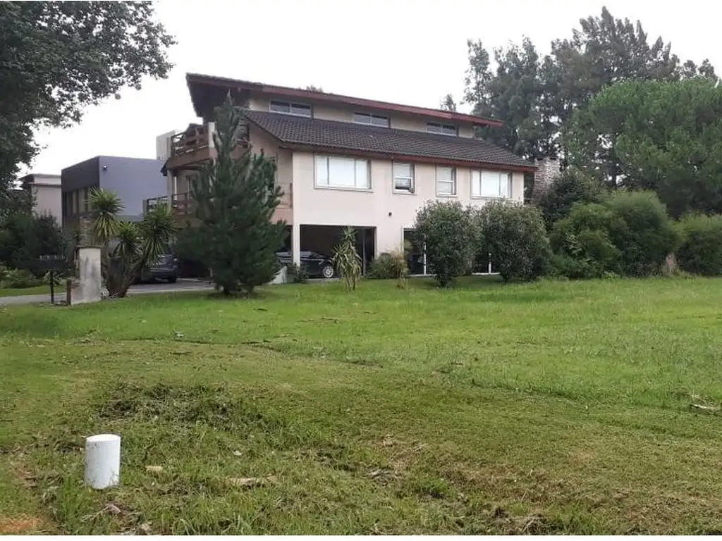 Casa en Alquiler en Country El Paraíso