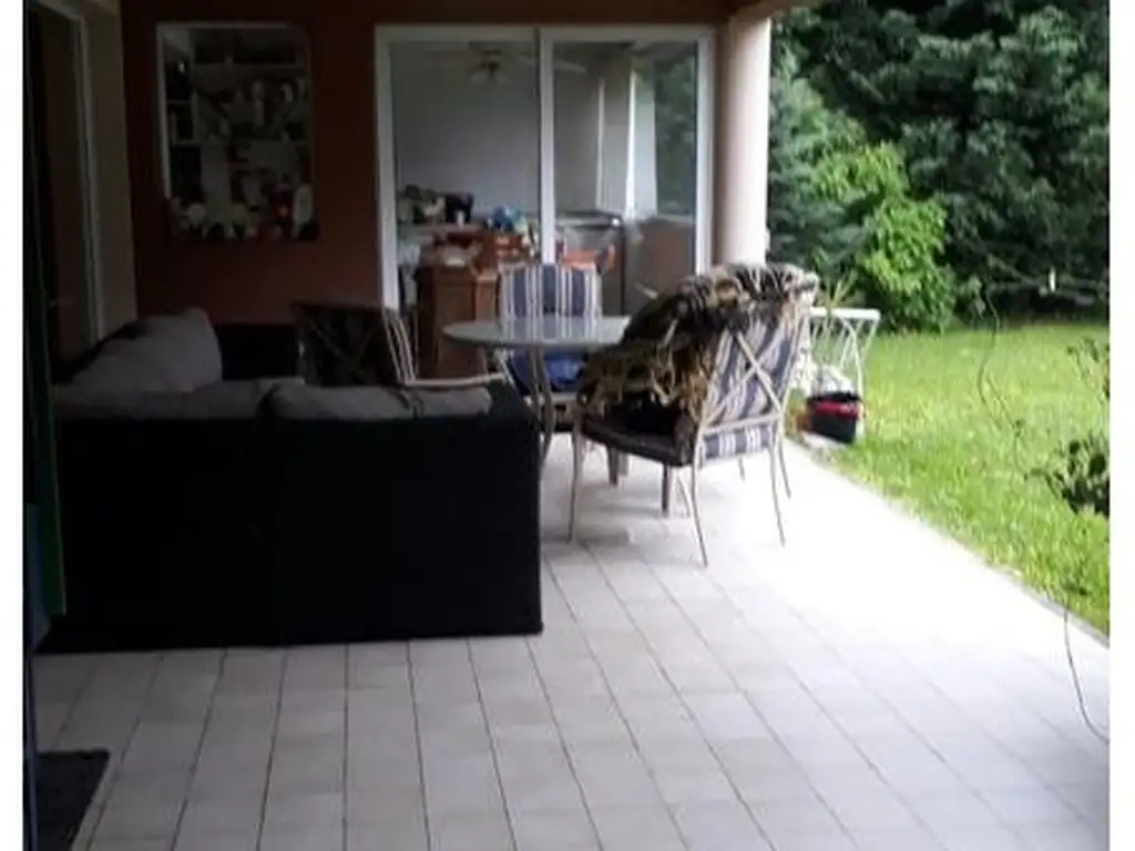 Casa - 560  m² | 4 dormitorios | 4 baños