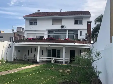 CHALET DE 3 PLANTAS CASTELAR NORTE