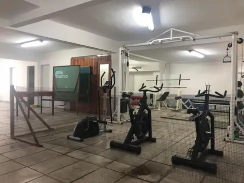 Casa en Venta con 4 cocheras