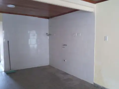 SE VENDE CASA EN RECONQUISTA, Bº PARQUE