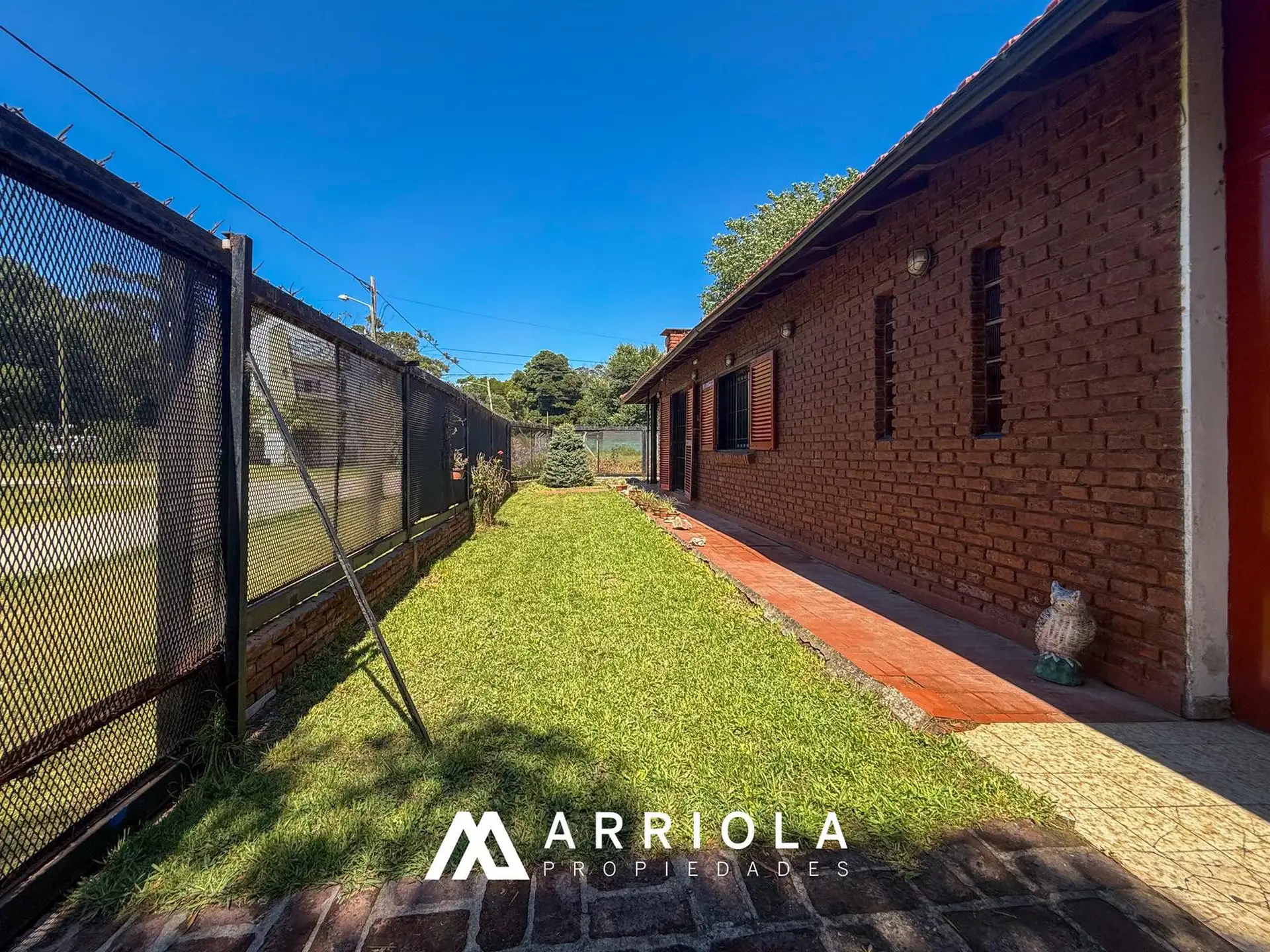 Casa de 5 ambientes en Barrio Alfar sobre lote de 845 m2
