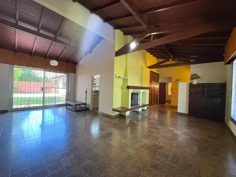 Casa en Venta en Zárate, USD 295.000