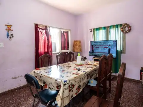 CASA MAS LOCAL VENTA MACROCENTRO ESQUINA