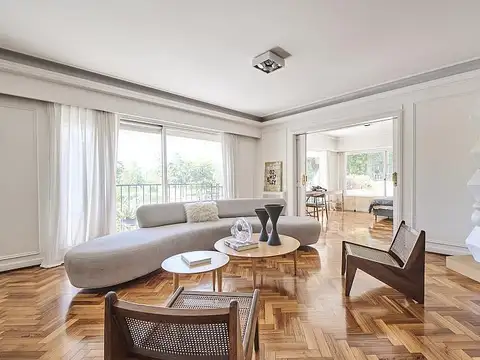 Piso de categoría cinco ambientes, al lado de la embajada de Estados Unidos, excelente vista verde.
