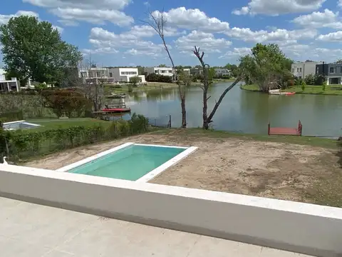 Casa en venta en El Canton Norte-Laguna-5 Ambientes-Pileta.