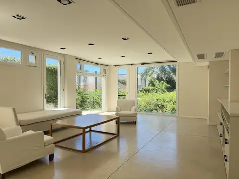 Residencia Exclusiva en Ven 3 plantas con 4 dormitorios Barrio Parque - Palermo Chico