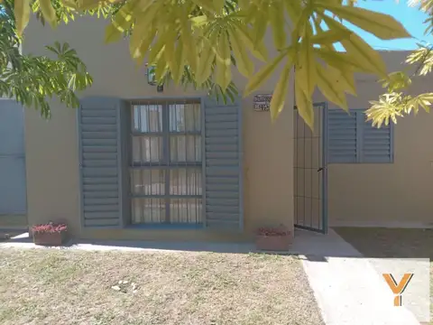 Casa 5 ambientes con 1 baño