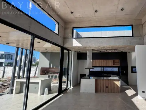 Venta - Casa e Barrio La Calesa - Pilará