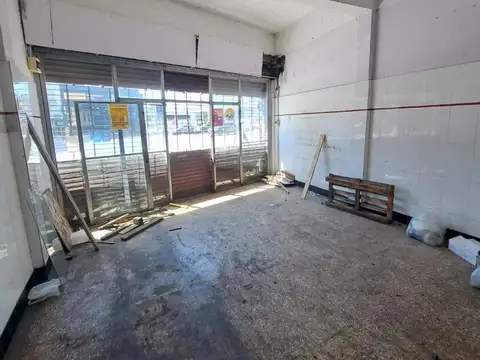 AVELLANEDA CENTRO  LOCAL SOBRE AVDA. MITRE TOTAL 150 m2