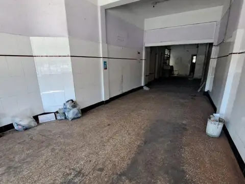 AVELLANEDA CENTRO  LOCAL SOBRE AVDA. MITRE TOTAL 150 m2