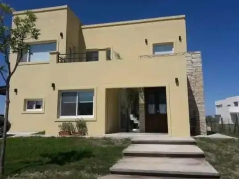 Puertos Barrio Araucarias 100