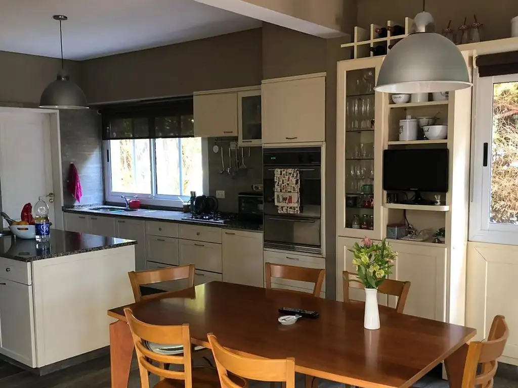 Casa en Venta en Abril Club De Campo