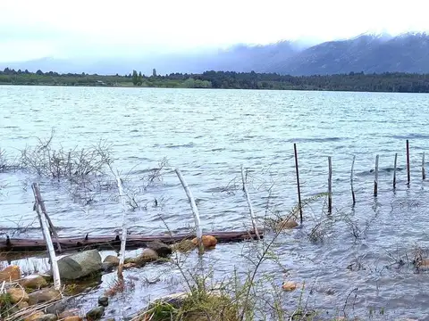Chacra  9 has con Costa de Lago Lezana,  Cholila, Chubut
