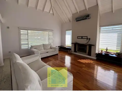 ESCUCHA OFERTAS! Casa de 5 ambientes de categoria en el Barrio San Diego.
