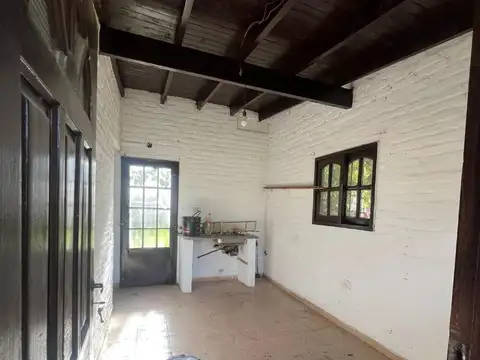 Casa 2 ambientes con 1 baño