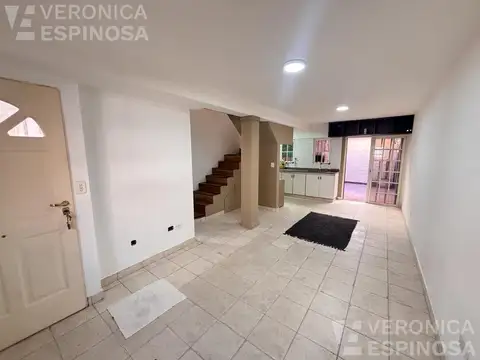 PH en Morón Sur tres ambientes cochera