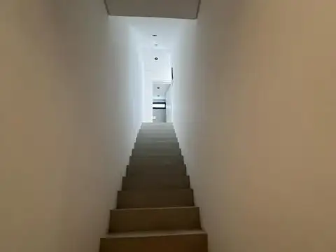 Depto Tipo Casa en Alquiler con 2 cocheras