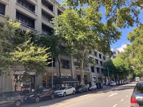 Av. Regimiento de Patricios al 1000