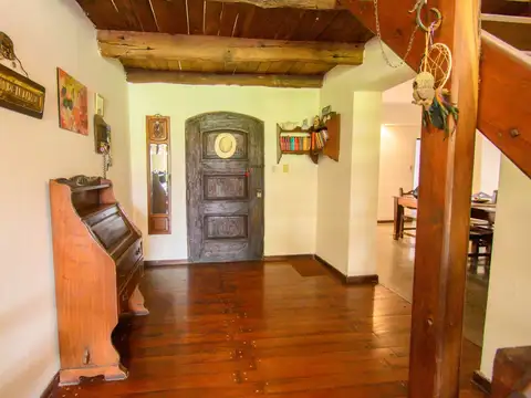 Casa 5 ambientes con 2 baños