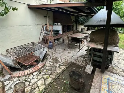 Casa en Venta con 10 cocheras