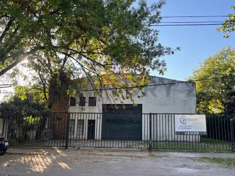 511 ENTRE 24 Y 25, GALPON EN VENTA SOBRE TERRENO DE 1200M2.