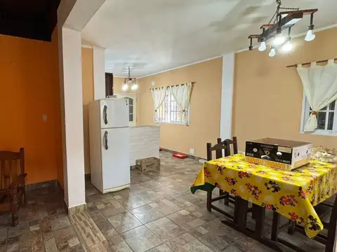 Casa 3 ambientes con 2 baños