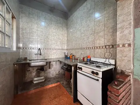 Casa 6 ambientes con 2 baños