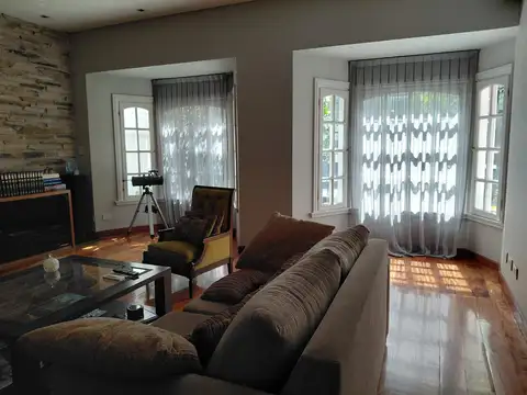 Casa 6 ambientes con 4 baños