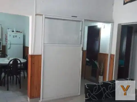 Casa en venta - 4 dormitorios 2 baños - 433mts2 - Chivilcoy