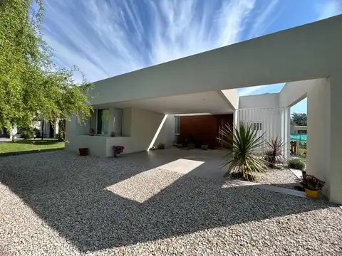 Casas en Venta en Haras del Sur II