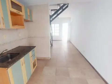 Depto Tipo Casa 2 ambientes con 1 baño