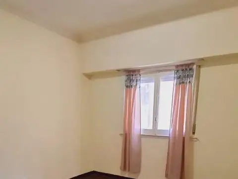 Av. Hipolito Yrigoyen  al 4500