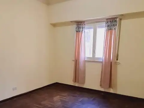 Av. Hipolito Yrigoyen  al 4500