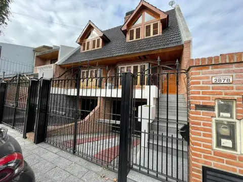 TRIPLEX 4 PLANTAS EN VILLA LUZURIAGA