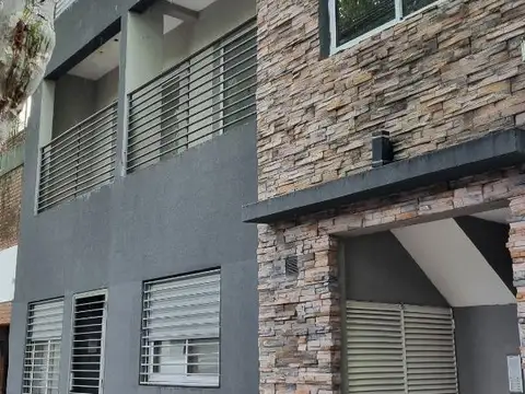 Depto 2 Ambientes Lateral con Balcon