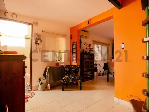 Venta Casa de pasillo (no ph) de 2 Dormitorios con patio en Arroyito, Rosario