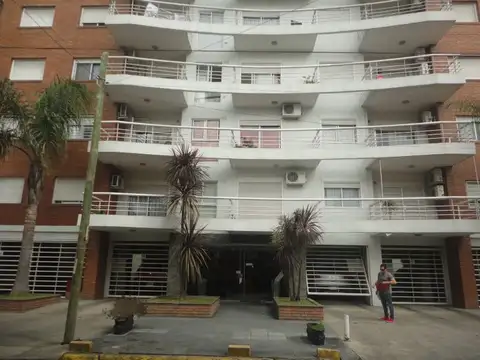 Departamento - Alquiler - Argentina, Caseros - Domingo Faustino Sarmiento  2700