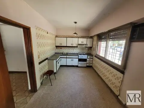 Oportunidad Casa, 3 ambientes, cochera garage muy amplio, luminosa!