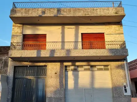 Venta de casa en calle Reconquista