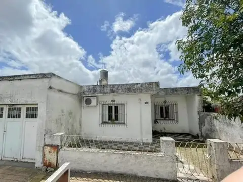 Venta casa 3 ambientes en Ituzaingo Norte