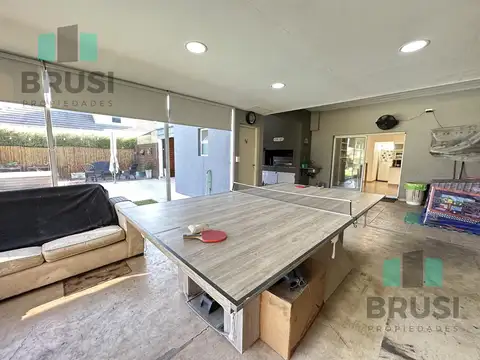 Casa en venta 5 ambientes en dos plantas Lote 1150mts2 , Barrio Privado Brickland, Canning