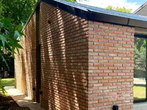 Casa en Venta con 3 cocheras