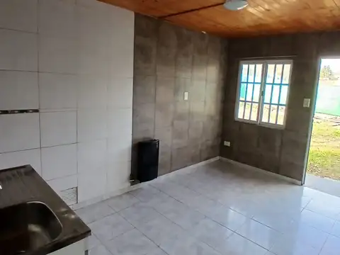 SE VENDE TERRENO CON DEPARTAMENTOS - JUANA KOSLAY