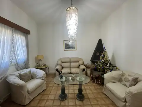 CASA 5 AMBIENTES CON PILETA EN VENTA MONTE GRANDE