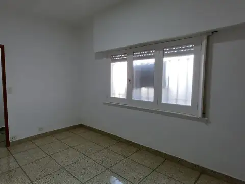 ALQUILER OFICINA COMERCIAL - PILAR CENTRO
